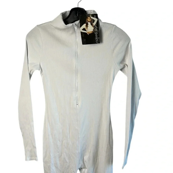 White jumpsuit,layering ,apres ski,bodycon sculpting,ribbed,mock neck,NWT”,125$ - Picture 6 of 15